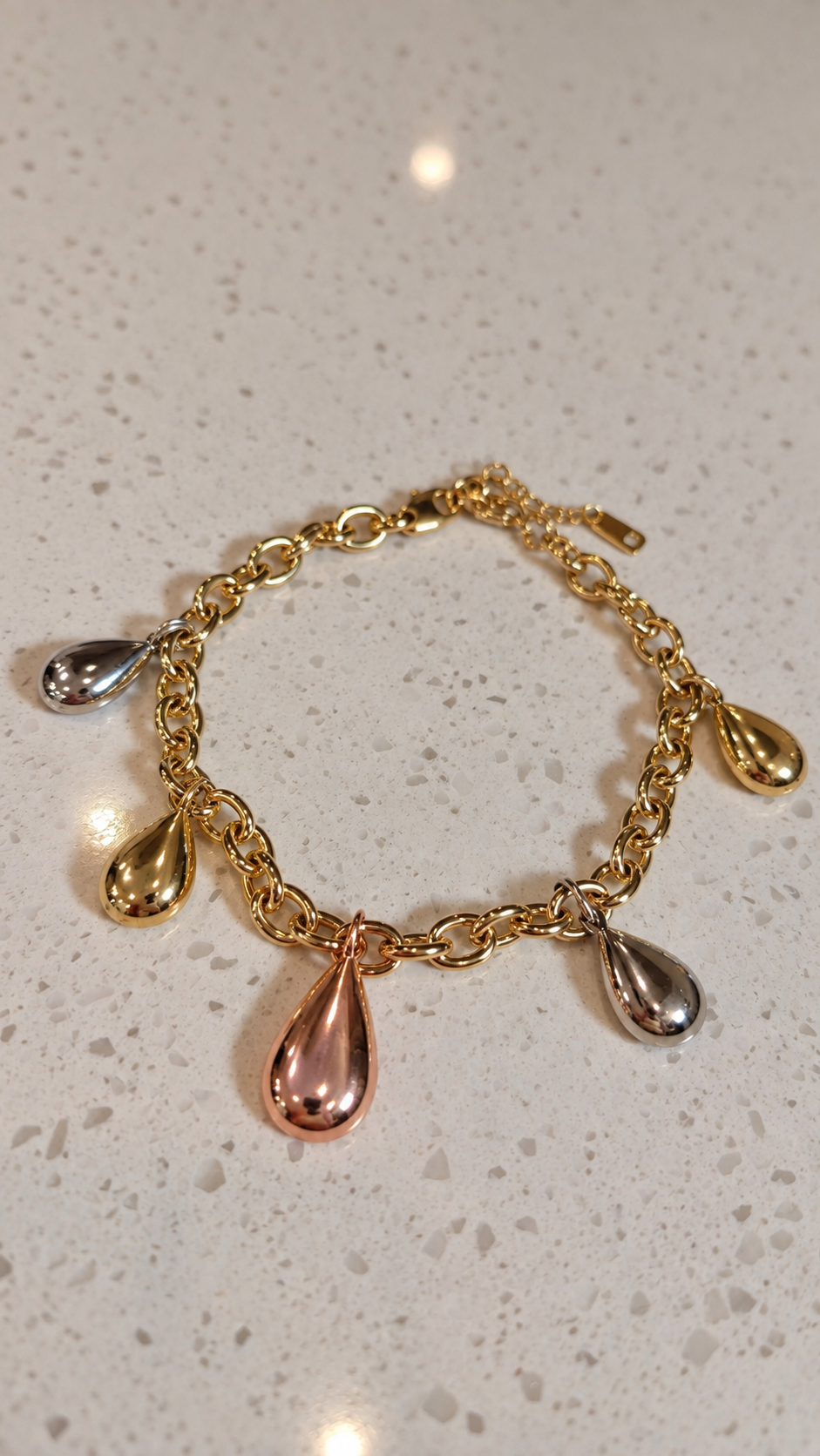 Pieza #44-1 Pulsera de gotita tricolor