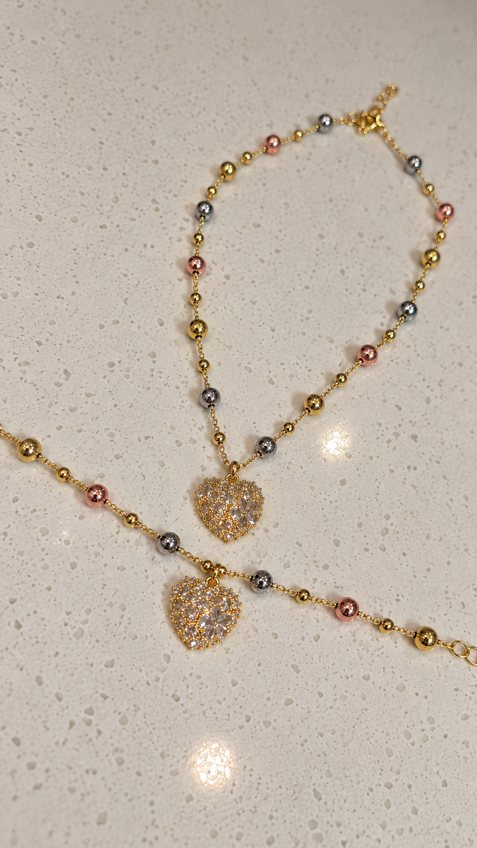 Pieza #1 - Set de collar y pulseria - tricolor, corazón