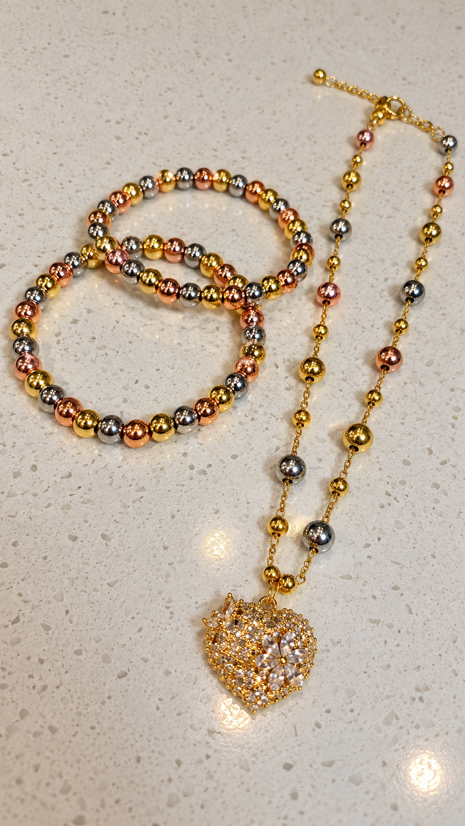 Pieza 6-4 Set de cadena corazón, dos pulseras tricolor