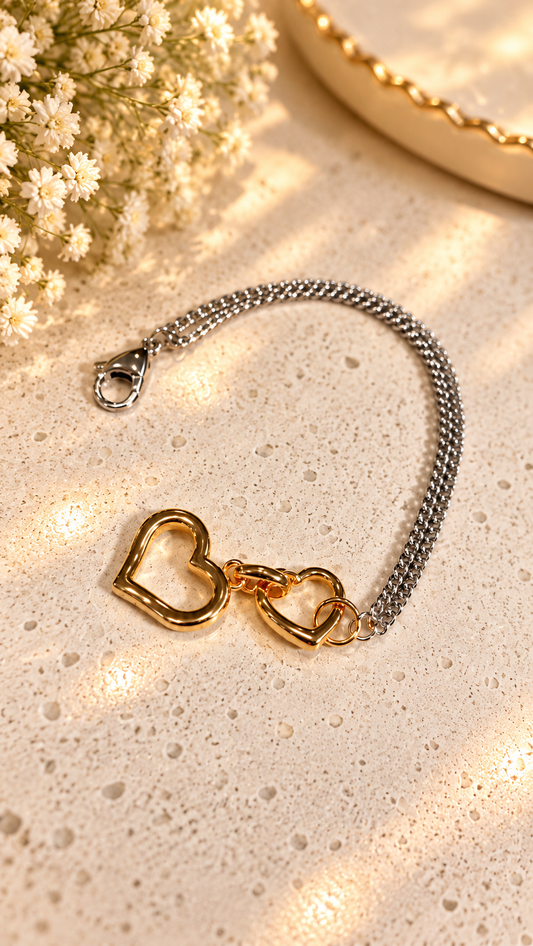Pieza #64 - Pulsera color plata corazón oro