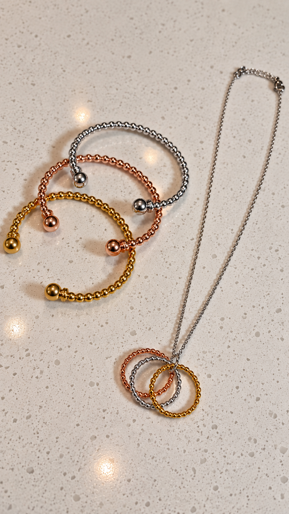 Pieza #84 Set de collar y tres bangles tricolor