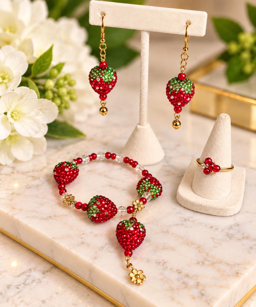 Set Abi - pulsera, sortija y aretes "Strawberries" (Sortija size 6)